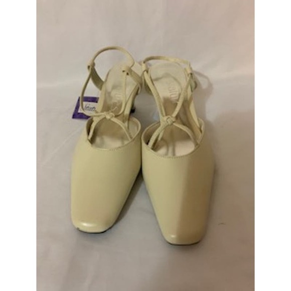 Statutes Strappy Cream 2 inch Heel Women's Size 5 1/2  New Tag - Picture 2 of 8